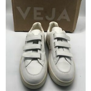 NIB Veja V-Lock Leather Extra White Sable Sneaker in White/Sand sz 9/42